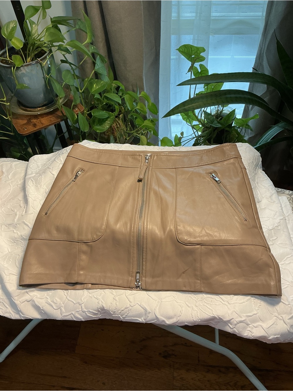 Steve Madden Taupe Faux Leather Zip-Front Mini Skirt